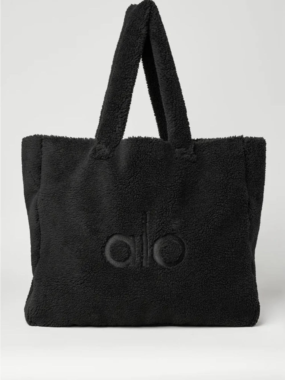 alo foxy sherpa tote in black